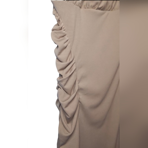 Women's Urban Renewal Midi Dress L Beige Ruched NWOT - Picture 4 of 7